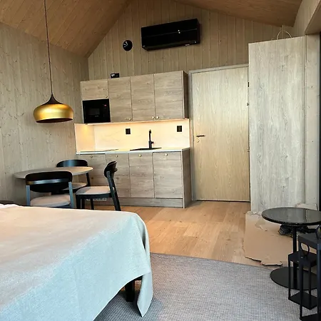 Tyven Θέρετρο *